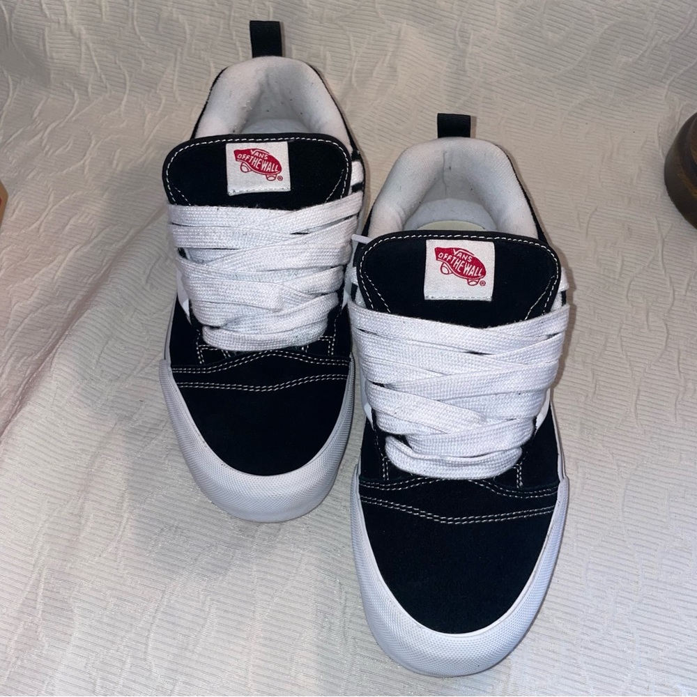 Knu Skool Vans Like New 9.5 Box